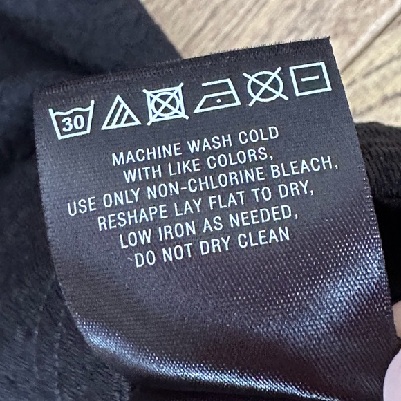 Anthropologie Postage Stamp Black Puff Sleeve Top size Medium - Picture 7 of 10